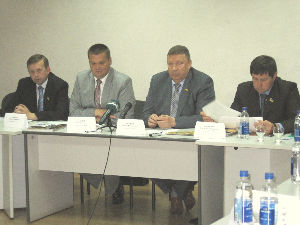 Комітет з питань екологічної політики Верховної Ради України подивився на бурштинову проблему зблизька