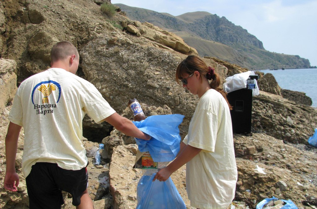 Акция Крымской республиканской организации Народной Партии МЕГАНОМ – 2008