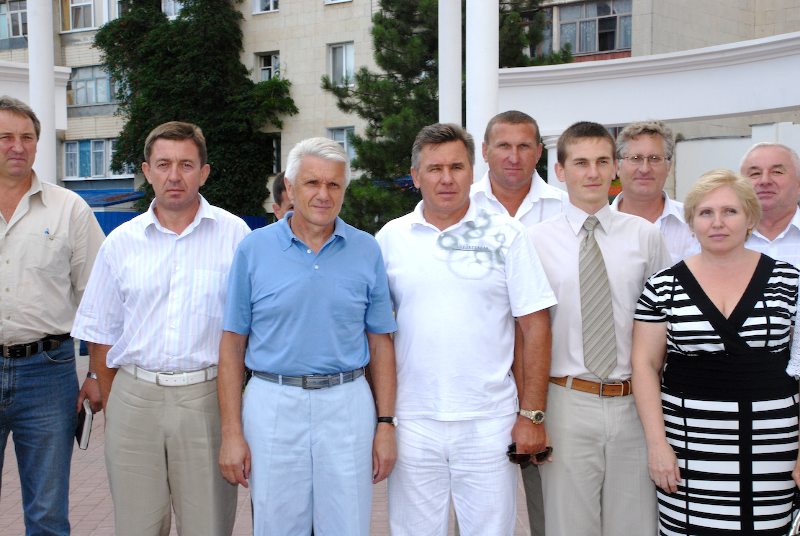 Давайте уважать свою страну