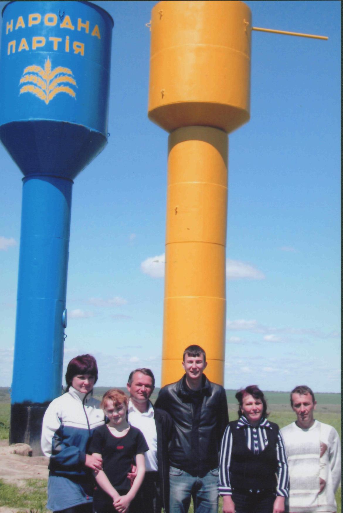 Новобузькі народники діють на користь громади