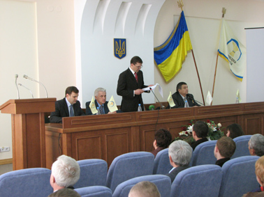 «Медицина разом з освітою, наукою та сільським господарством повинна бути пріоритетом державної політики» - В. Литвин