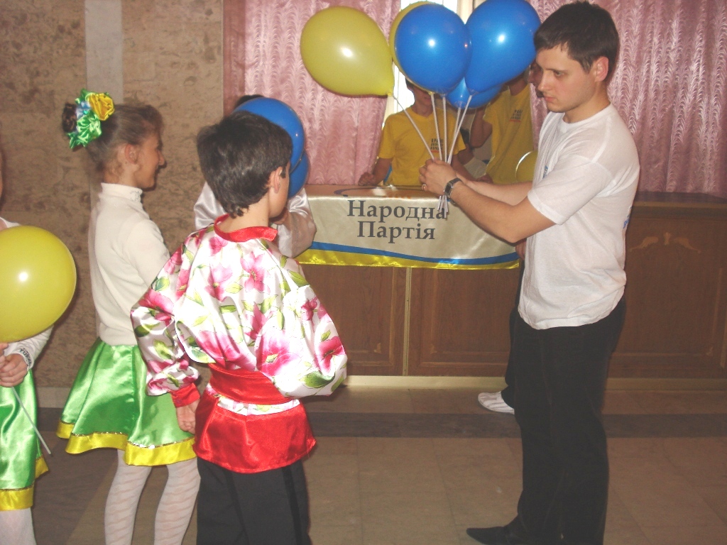 Запорізькі народники подарували дітям дивовижне свято