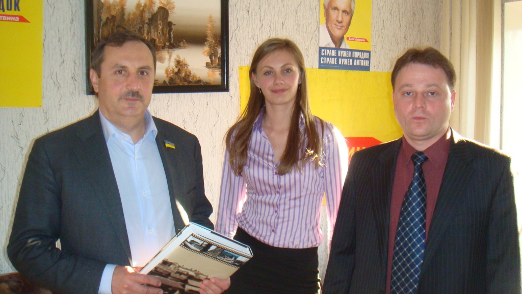 Народный депутат фракции Блок Литвина Н.Шмидт провел прием граждан в Донецкой области