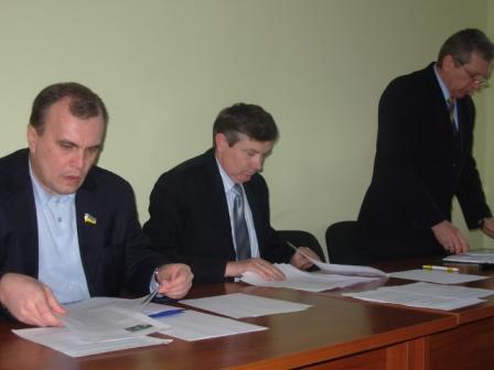 Не можна людей записувати в партію, вони мають самі приходити