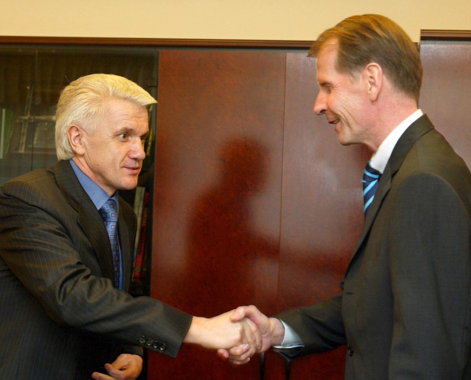 В. Литвин: «Україна мусить вирішувати проблеми свого внутрішнього облаштування самостійно»