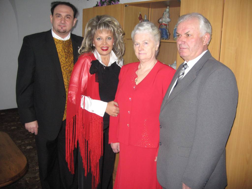 ДЕНЬ ЗАКОХАНИХ. ПІВСТОЛІТТЯ У ЛЮБОВІ Й ЗЛАГОДІ