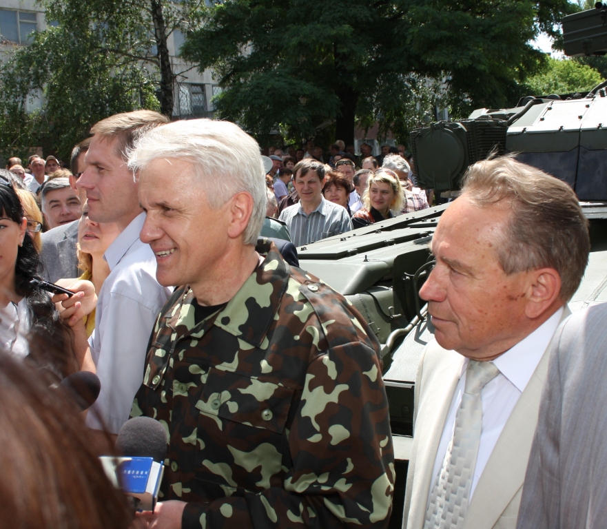 Володимир Литвин знає, як забезпечити зростання зарплат і пенсій