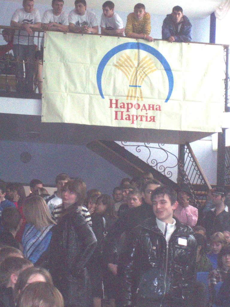 Макеевские народники организовали проведение межвузовского студенческого фестиваля КВН