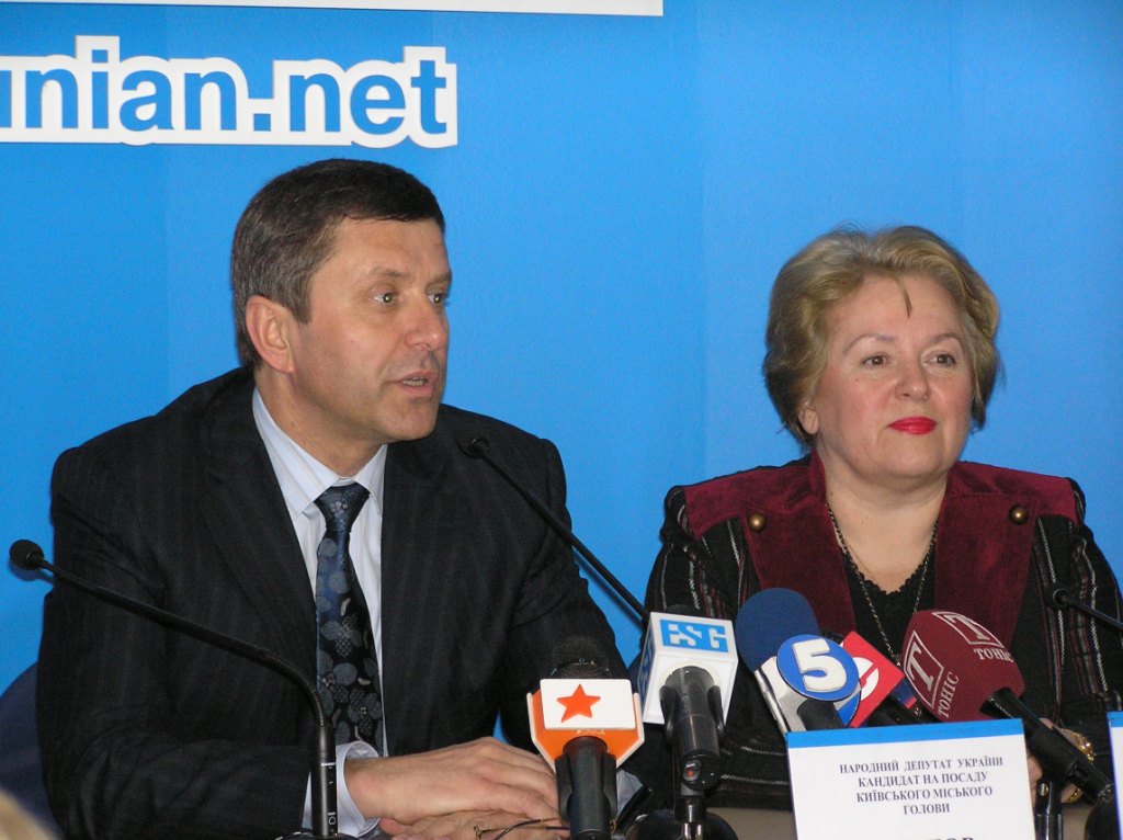 Відбулася прес-конференція Віктора Пилипишина щодо надання статусу держслужбовців медикам та вчителям