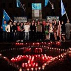 У центрі Кіровограду студенти запалили свічки в пам'ять про горе кримськотатарського народу.