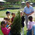 Андрей Сурин с добром к снежнянцам