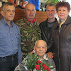 Спасибо, солдат! Ветерана поздравили с Днем Рожденья