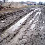 Обіцянки лишилися в багнюці